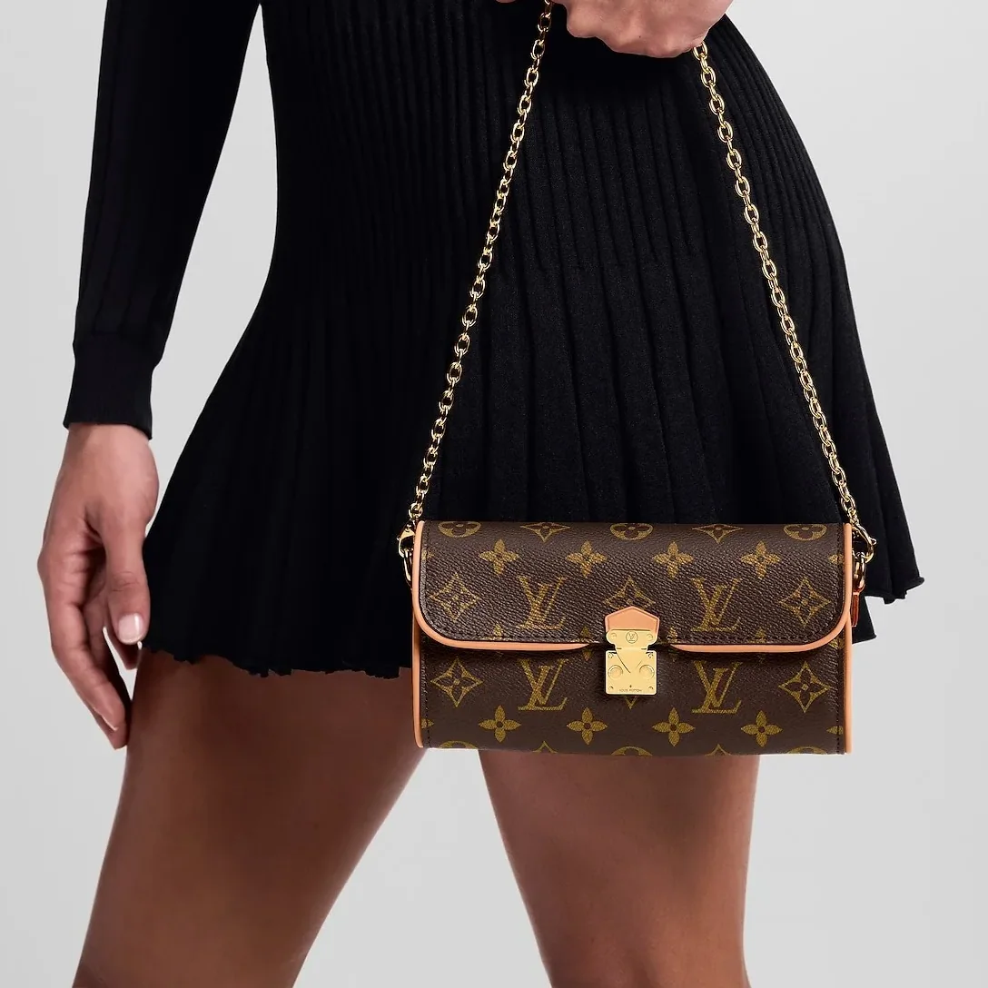 Louis Vuitton Pochette Camille Shoulder Bag / Brown Monogram Canvas Gold Hardware