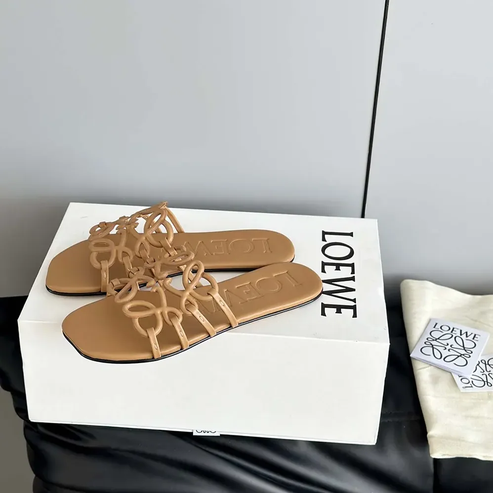 Loewe Petal Anagram Slide in Soft Calfskin for Women in Brown Loewe Petal Anagram Slide in Soft Calfskin for Women in Brown