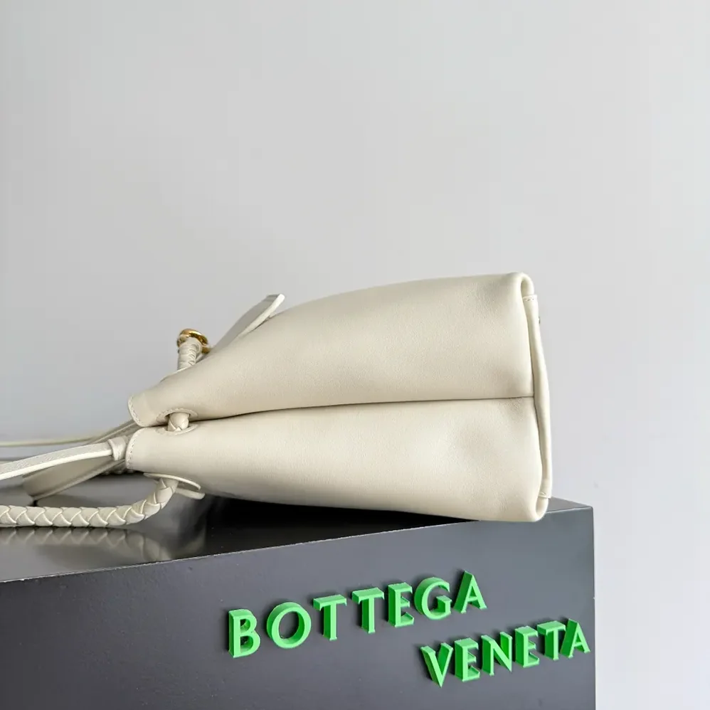 Bottega Veneta Ciao Ciao in Silky Calf Leather for Women in White Bottega Veneta Ciao Ciao in Silky Calf Leather for Women in White