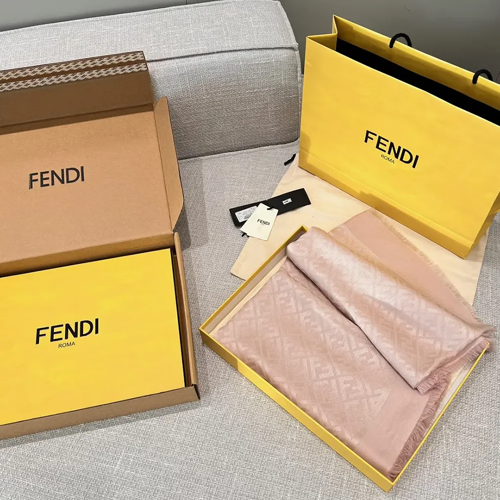 Fendi FF Pink Organic Silk Shawl for Unisex Fendi FF Pink Organic Silk Shawl for Unisex