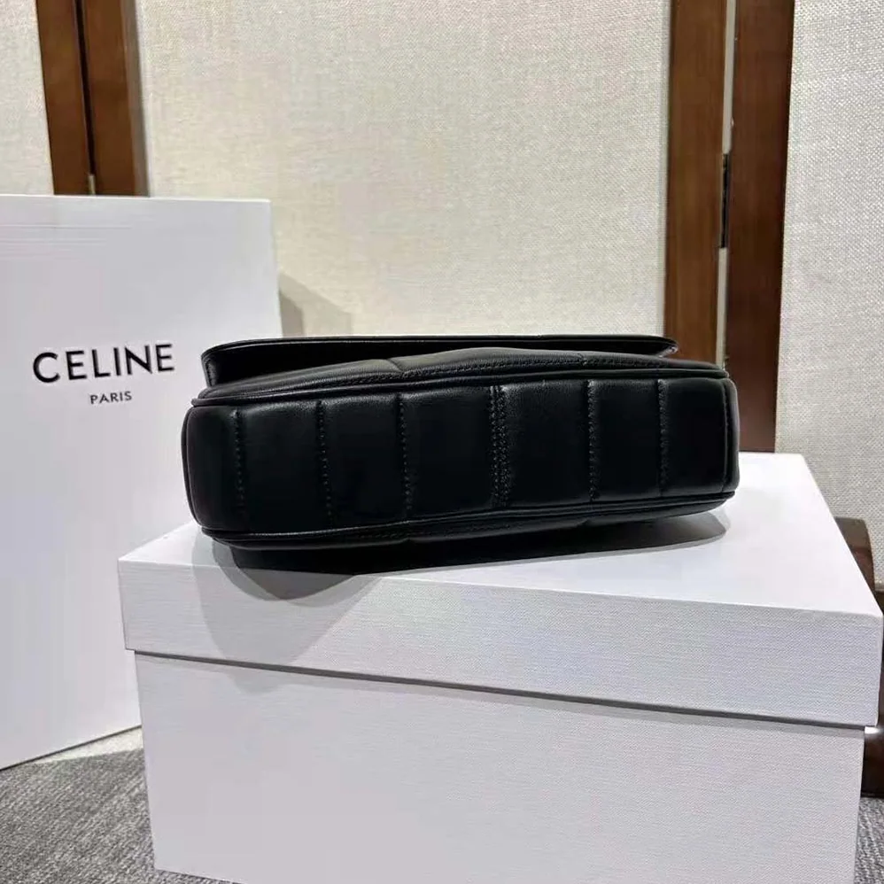 Celine Chain Shoulder Bag Matelasse Monochrome Celine in Quilted Goatskin for Women in Silver Celine Chain Shoulder Bag Matelasse Monochrome Celine in Quilted Goatskin for Women in Silver