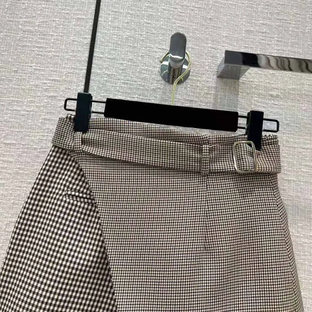 Fendi Beige Houndstooth Wool Shorts for Women