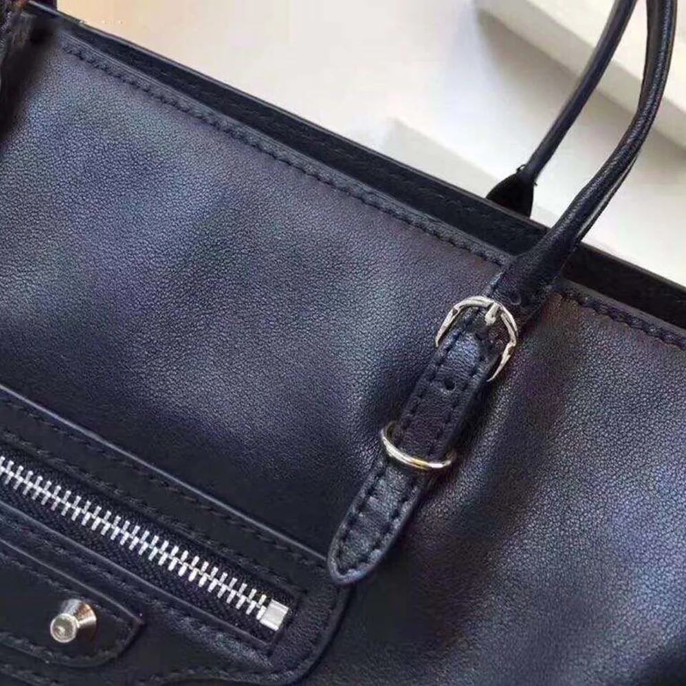 Balenciaga Papier A6 Zip Around Cross Body Baltimore Calfskin for Women Balenciaga Papier A6 Zip Around Cross Body Baltimore Calfskin for Women