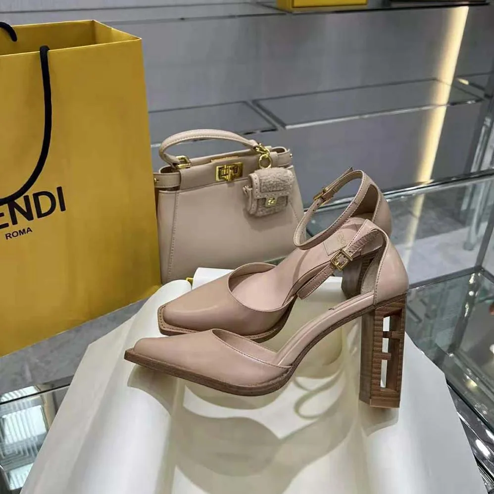 Fendi Cut Pink Leather High for Women in Heeled Court Shoes