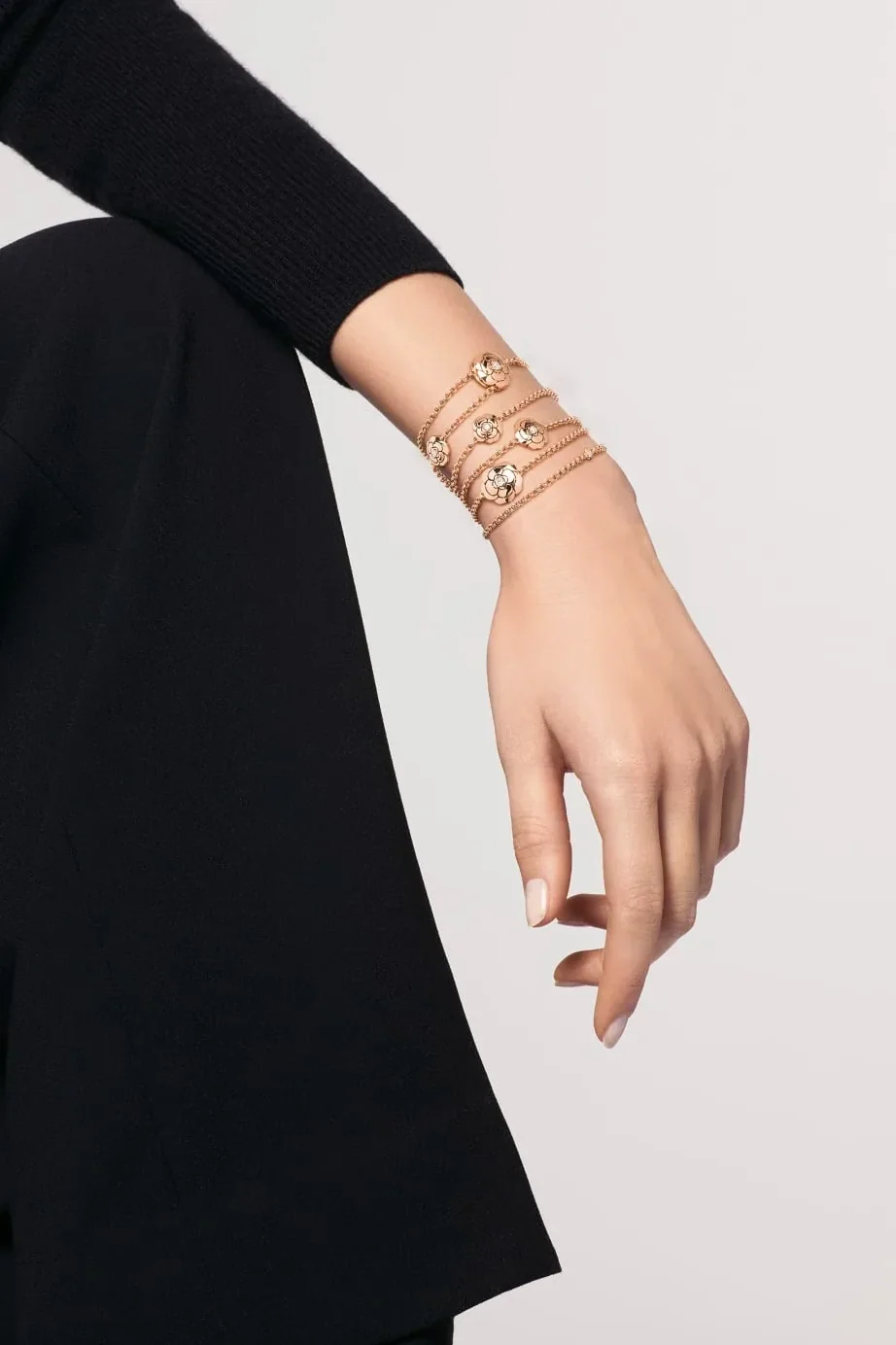 Chanel Les Infinis De Camélia Necklace Rose Gold Chanel Les Infinis De Camélia Necklace Rose Gold