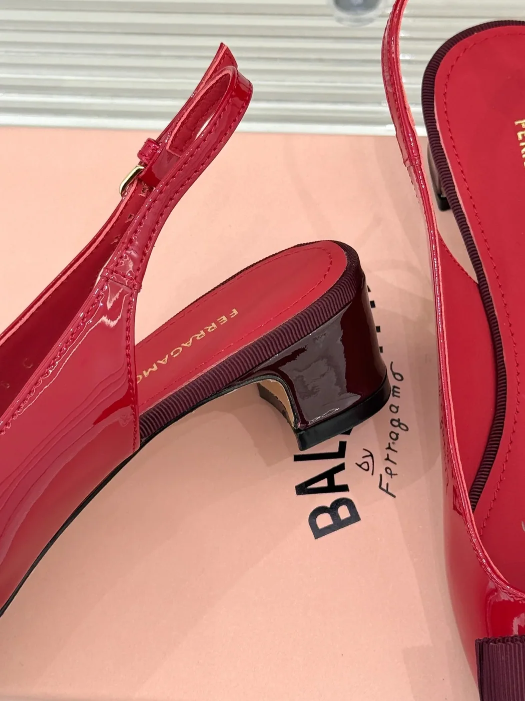 Ferragamo Iconic Bow Slingback Flame Red 01J701 Ferragamo Iconic Bow Slingback Flame Red 01J701