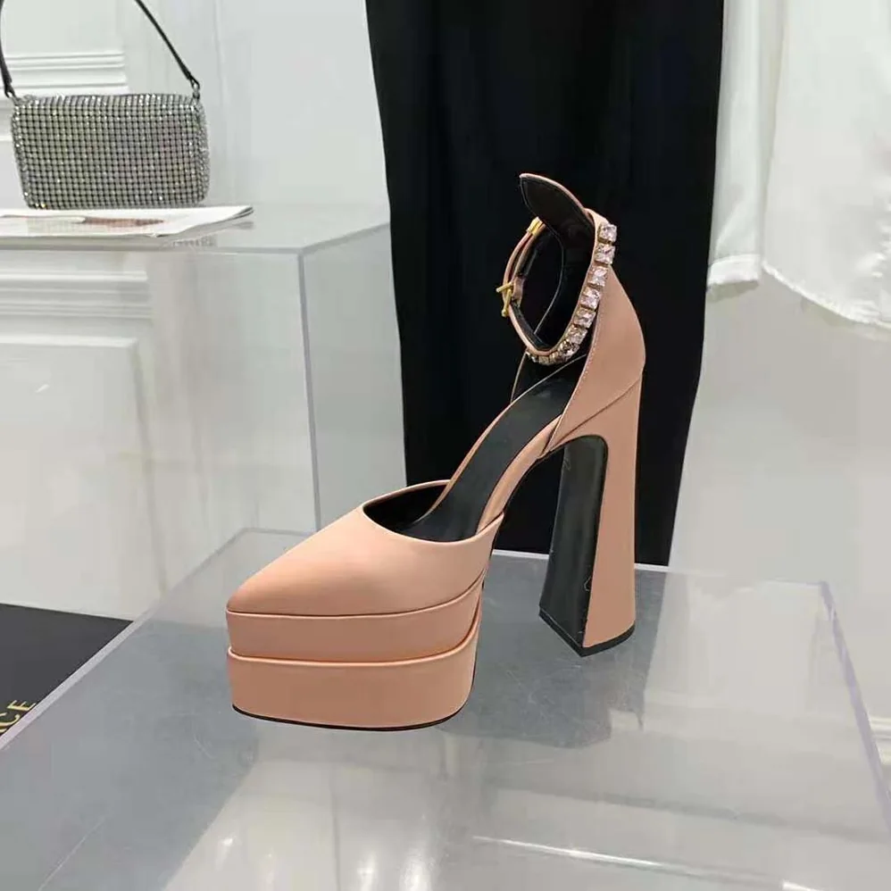 Versace Medusa Aevitas Platform Pumps in 15.5cm Heel Hight for Women in Pink