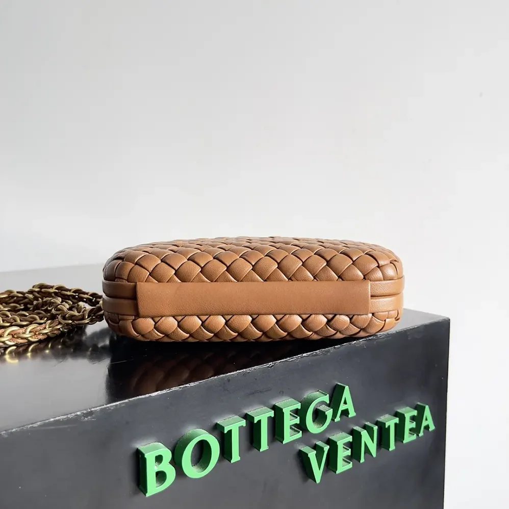 Bottega Veneta Knot Minaudière Clutch in Calfskin Leather for Women in Brown Bottega Veneta Knot Minaudière Clutch in Calfskin Leather for Women in Brown