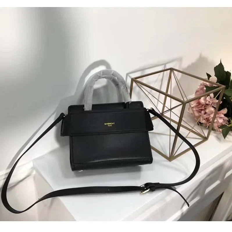 Givenchy Mini Horizon Bag in Smooth Leather in Black Givenchy Mini Horizon Bag in Smooth Leather in Black