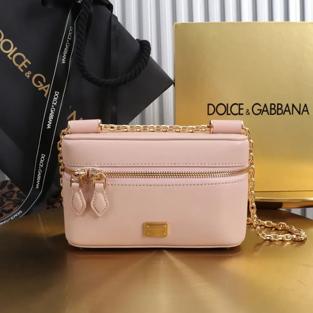 Dolce Gabbana D&G Sicily Crossbody Bag for Women in Pink Dolce Gabbana D&G Sicily Crossbody Bag for Women in Pink