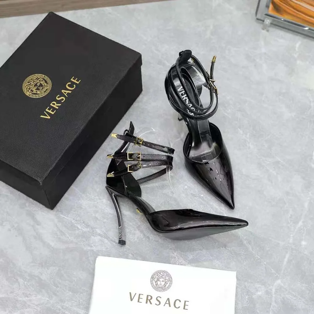 Versace Pin-Point Pumps in Calf Leather for Women in Black Versace Pin-Point Pumps in Calf Leather for Women in Black