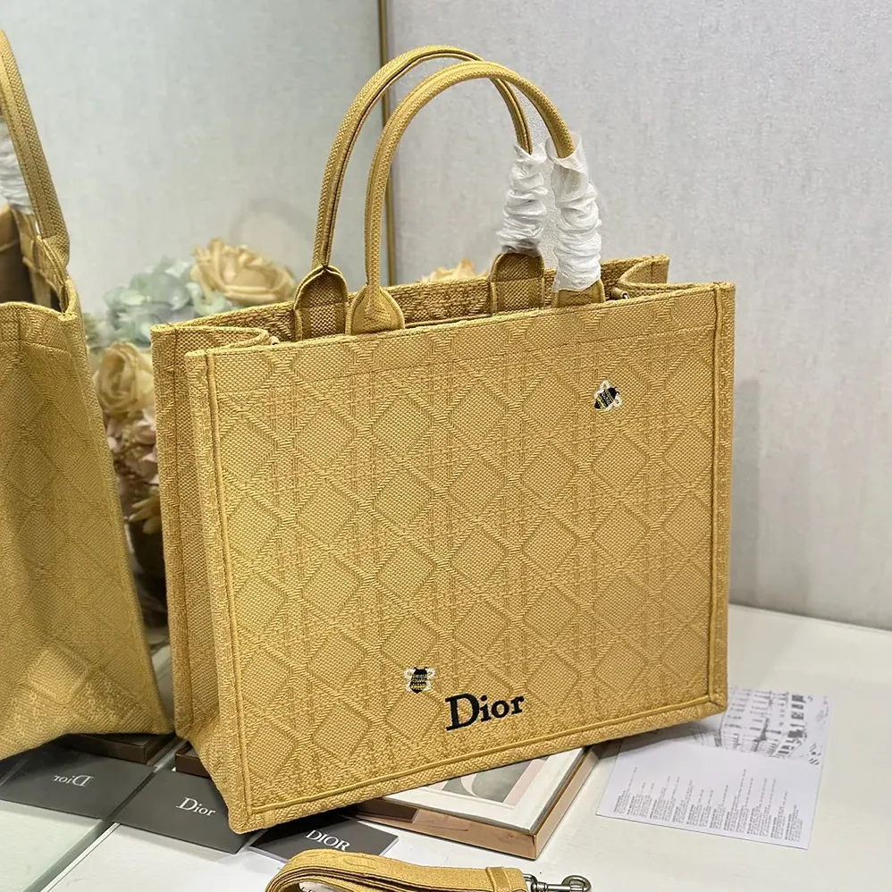 Dior Large Dior Book Tote Natural Raffia for Women in Effect Cannage Embroidery