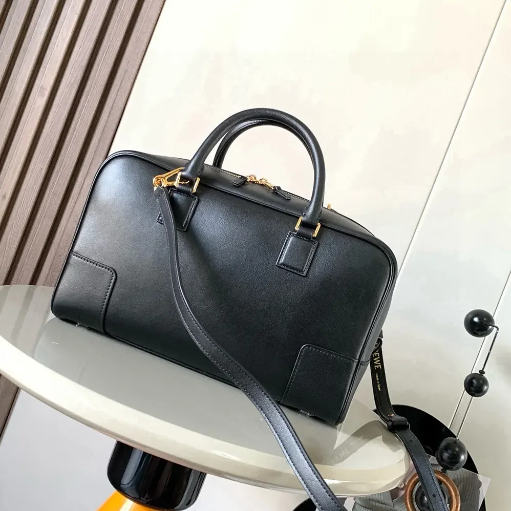 Loewe Amazona 28 Bag in Nappa Calfskin for Unisex in Black Loewe Amazona 28 Bag in Nappa Calfskin for Unisex in Black