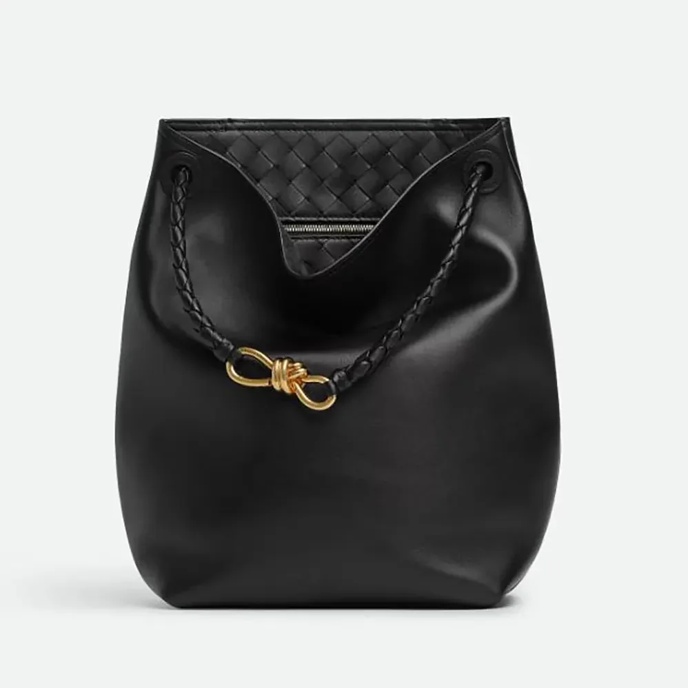 Bottega Veneta Andiamo Bucket in Silky Calf Leather for Women in Black