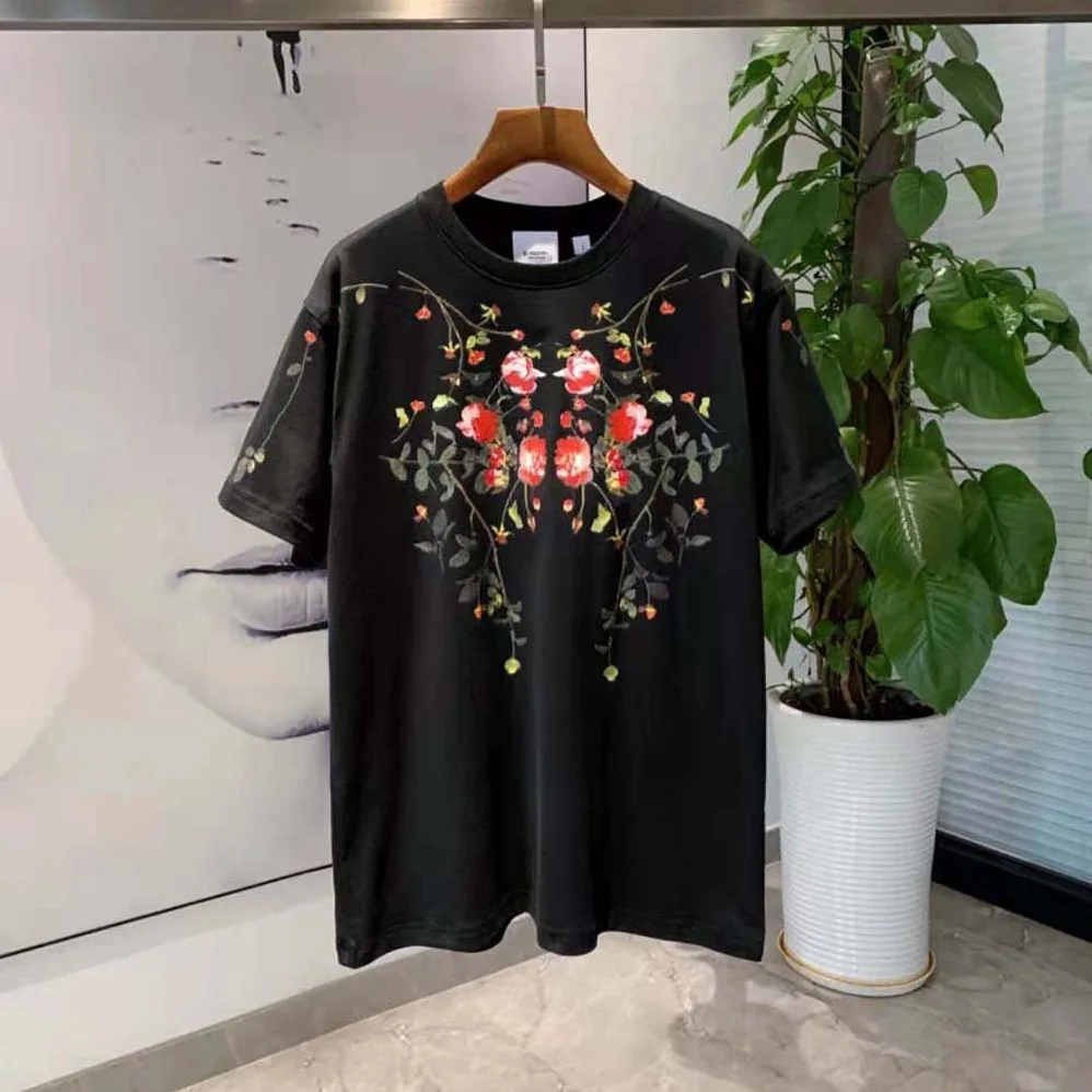 Burberry Rose Print Cotton Oversized T for Men in shirt Burberry Rose Print Cotton Oversized T for Men in shirt