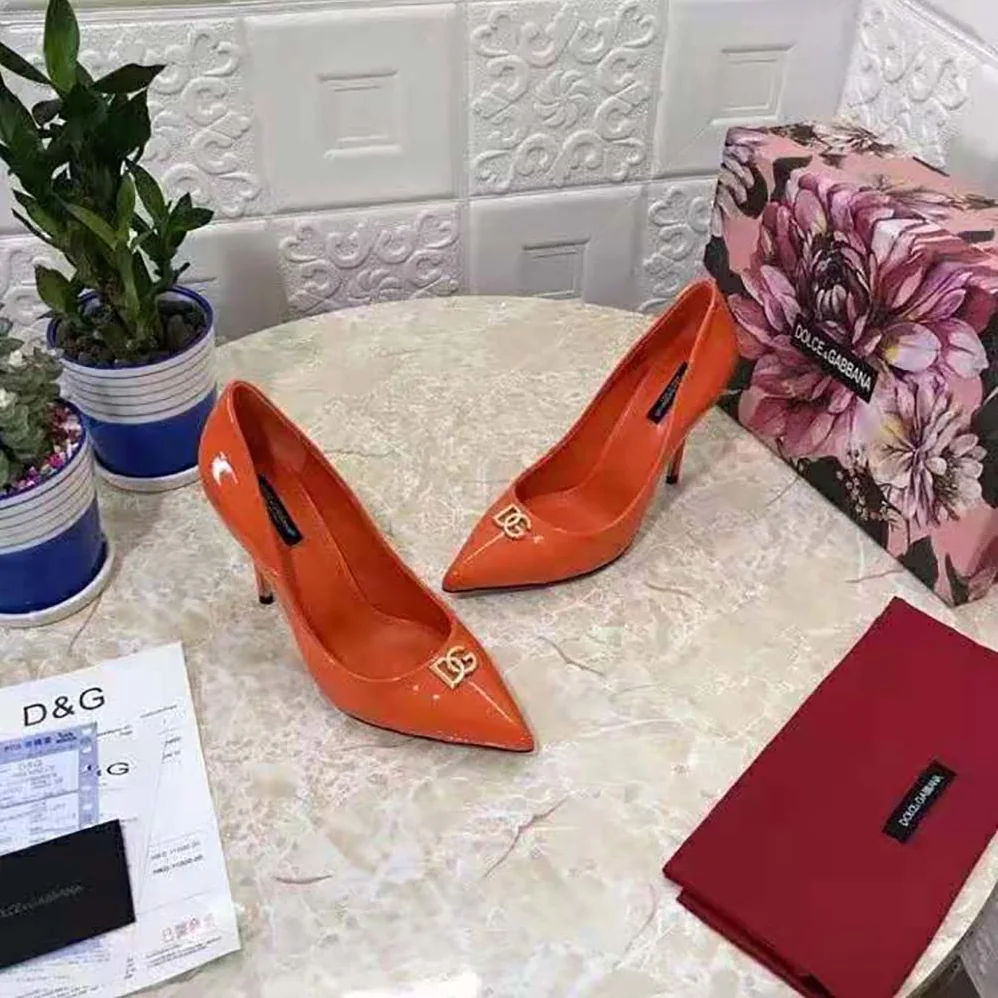 Dolce Gabbana D&G Patent Leather Pumps with DG Logo for Women Dolce Gabbana D&G Patent Leather Pumps with DG Logo for Women