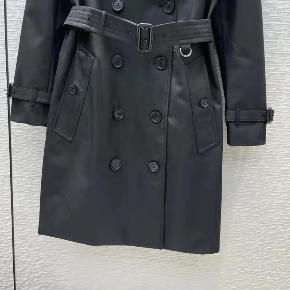Burberry The Mid-length Chelsea Heritage Trench Coat for Women
