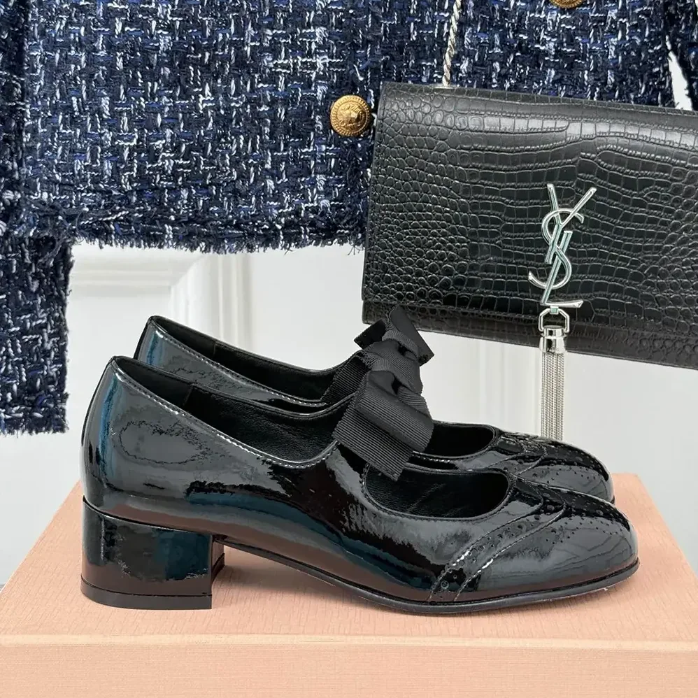 Miu Miu Patent Leather Pumps with Bow for Women in Black Miu Miu Patent Leather Pumps with Bow for Women in Black