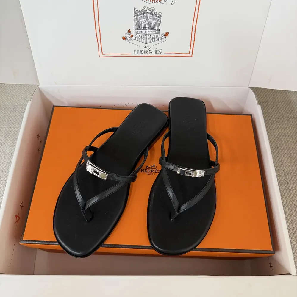 Hermes Miss Sandal in Calfskin for Women in Black Hermes Miss Sandal in Calfskin for Women in Black