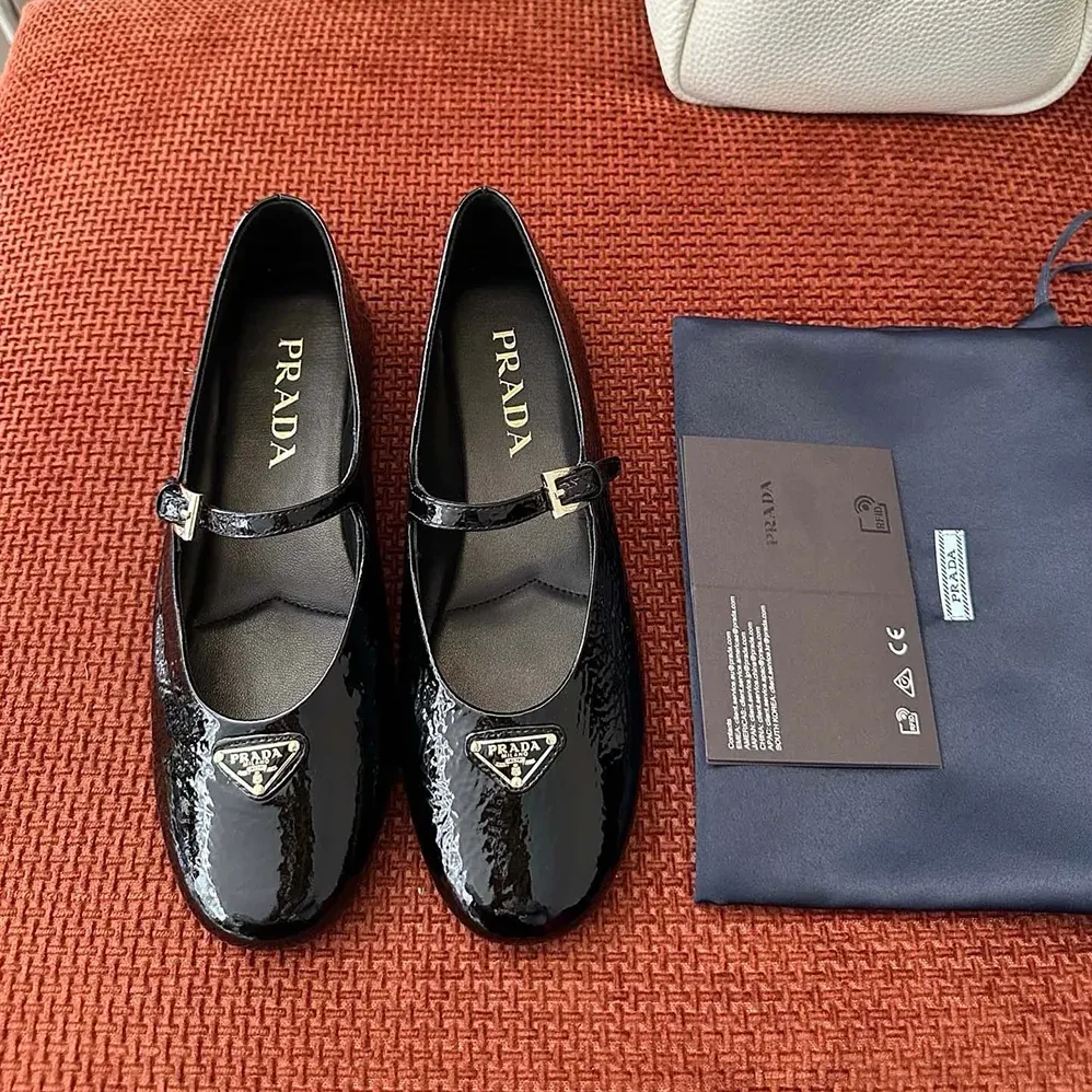 Prada Naplak Patent Leather Ballerinas for Women in Black Prada Naplak Patent Leather Ballerinas for Women in Black