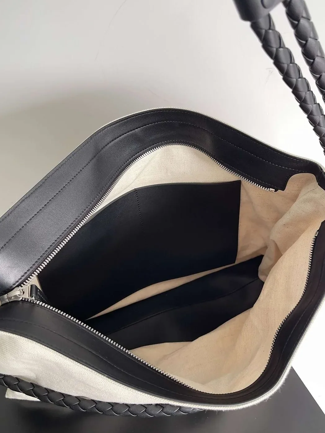 Bottega Veneta Quadronno Shoulder Bag Cream /