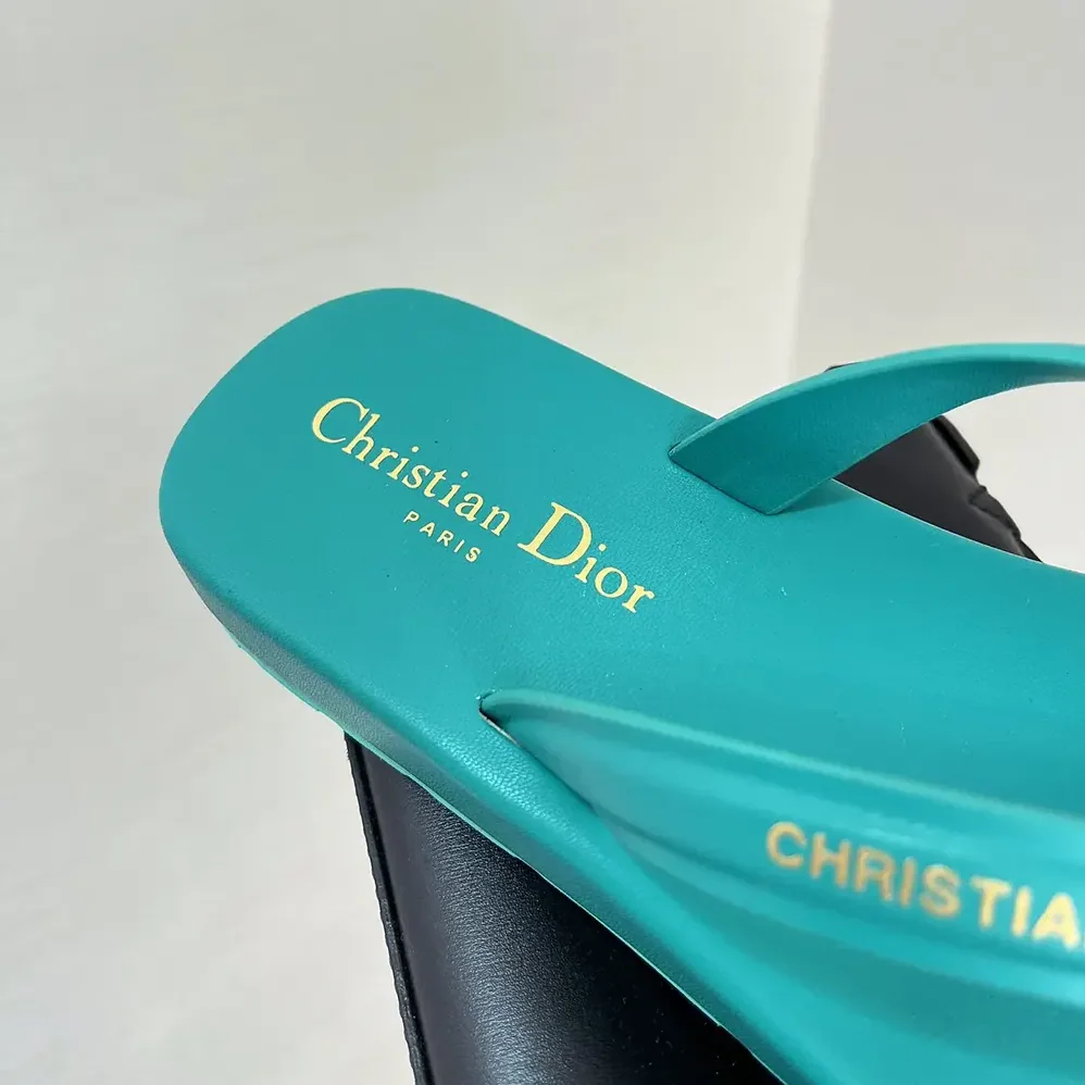 Dior Diorsea Thong Sandal Aquamarina Leather for Women in Effect Fabric Dior Diorsea Thong Sandal Aquamarina Leather for Women in Effect Fabric