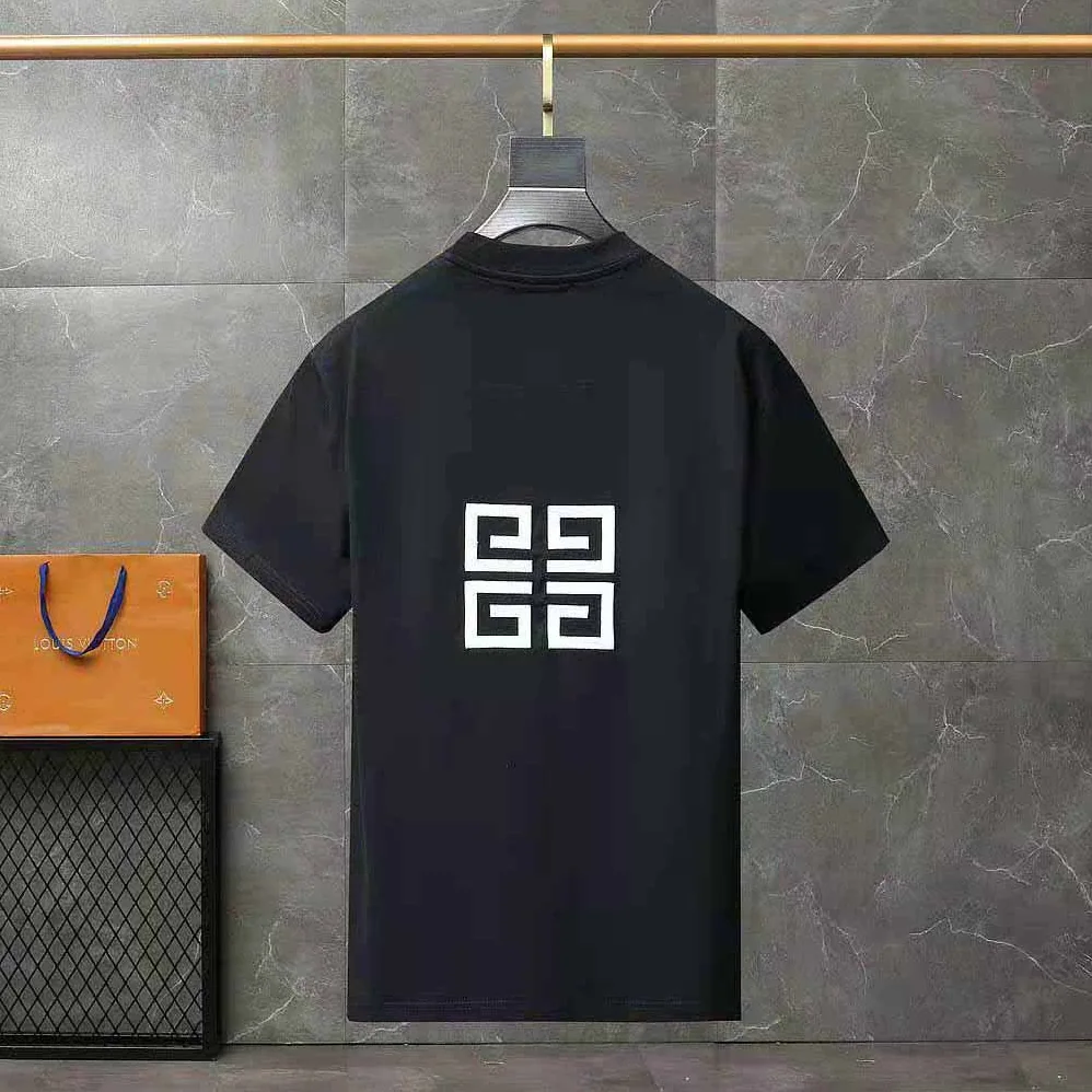 Givenchy GIVENCHY 4G Embroidered Oversized T-shirt for Men in Black Givenchy GIVENCHY 4G Embroidered Oversized T-shirt for Men in Black