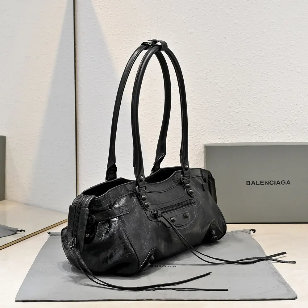 Balenciaga Le City Bag East for Women in West In Black