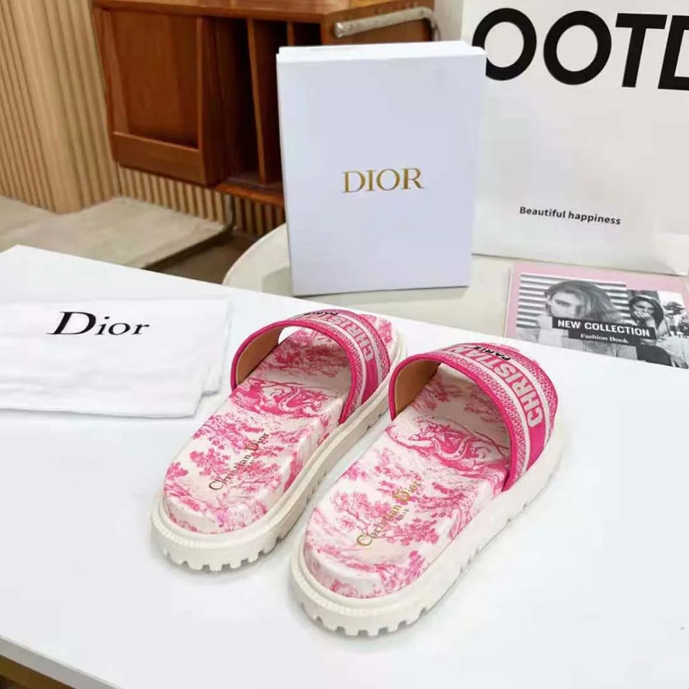 Dior Dway Slide Bright Toile de Jouy Embroidered Cotton for Women in Pink Dior Dway Slide Bright Toile de Jouy Embroidered Cotton for Women in Pink