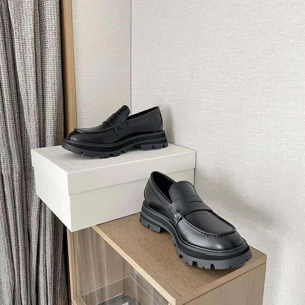 Alexander Mcqueen Wander Loafer for Women in BLack Alexander Mcqueen Wander Loafer for Women in BLack