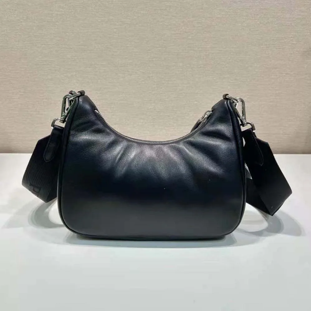Prada Padded Nappa-Leather Prada Re-Edition 2005 Shoulder Bag for Women in Black Prada Padded Nappa-Leather Prada Re-Edition 2005 Shoulder Bag for Women in Black