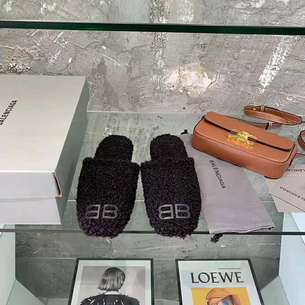 Balenciaga Cosy BB Mule in Black Fake Shearling for Women Balenciaga Cosy BB Mule in Black Fake Shearling for Women