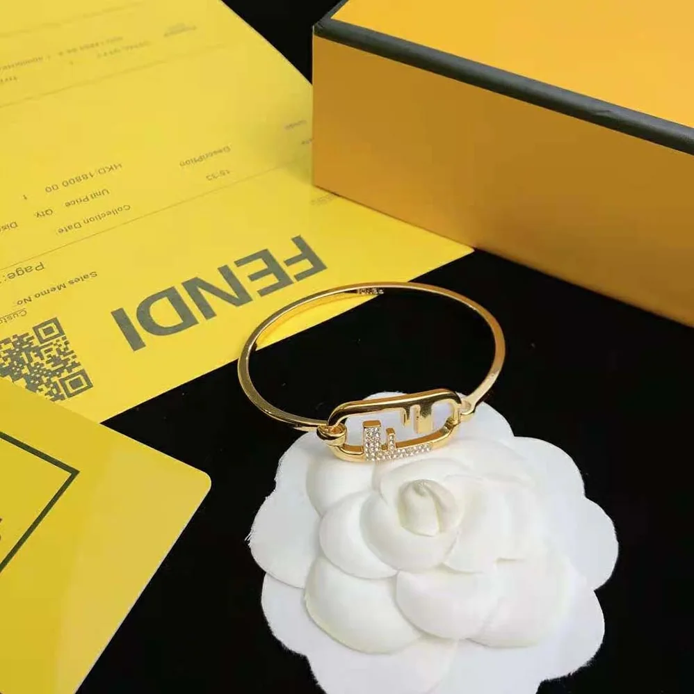Fendi O Lock Bracelet Gold for Women in Colored Bracelet Fendi O Lock Bracelet Gold for Women in Colored Bracelet