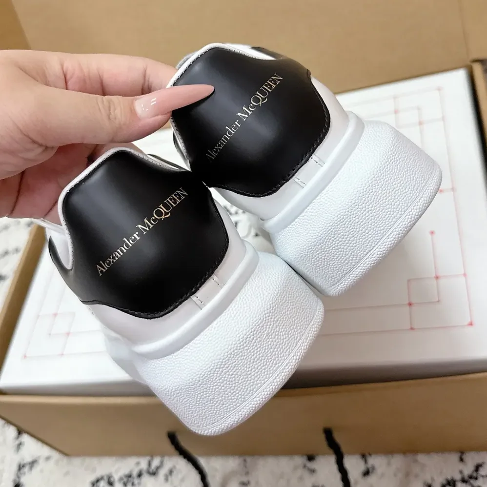 Alexander Mcqueen Oversized Sneaker in White for Unisex in Black