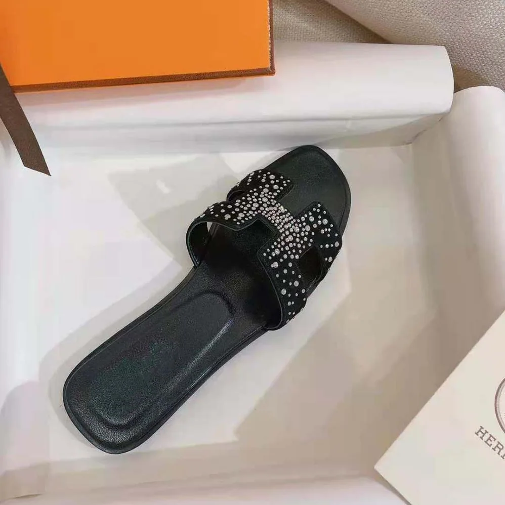 Hermes Oasis Sandal in Suede Goatskin for Women in Black Hermes Oasis Sandal in Suede Goatskin for Women in Black