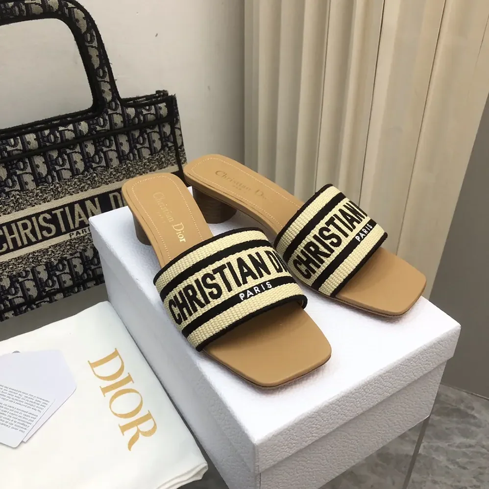 Dior Dway Heeled Slide Natural Raffia and Black Embroidered Cotton for Women Dior Dway Heeled Slide Natural Raffia and Black Embroidered Cotton for Women