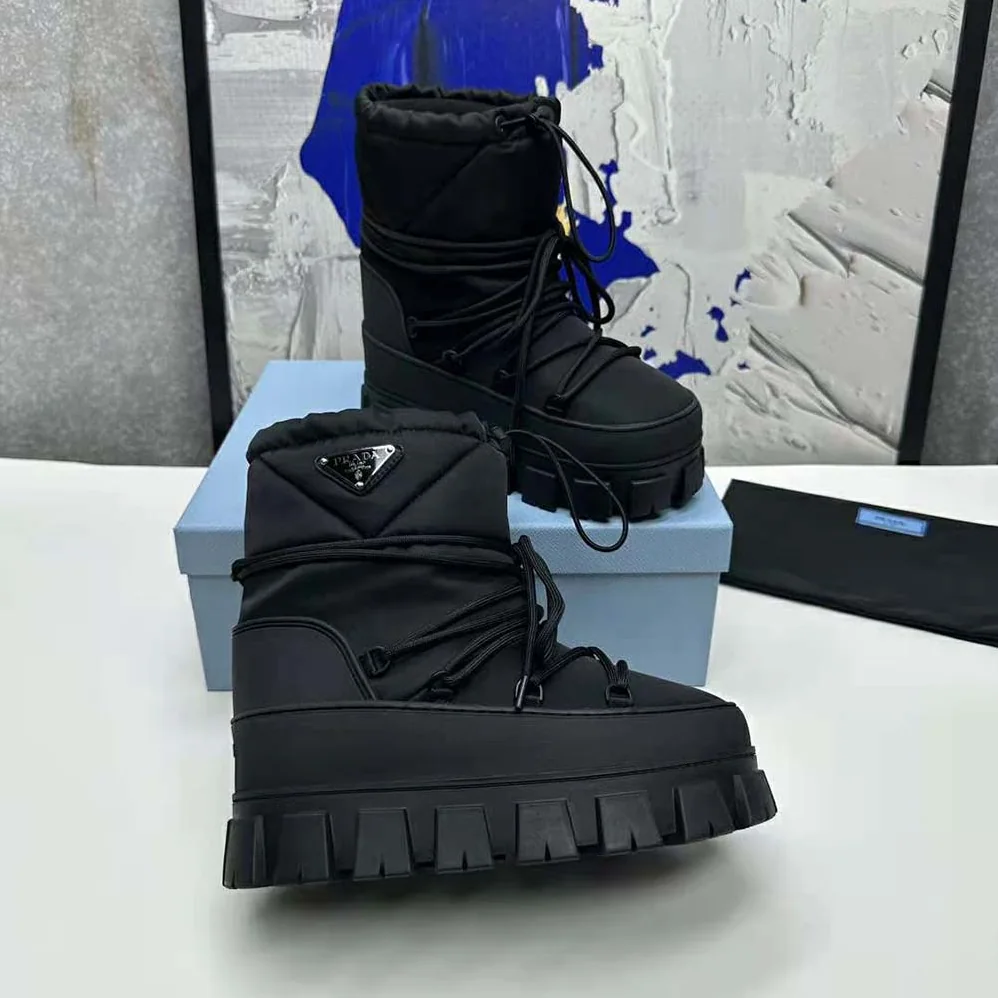 Prada Nylon Gabardine Après-ski Boots for Women in Black Prada Nylon Gabardine Après-ski Boots for Women in Black
