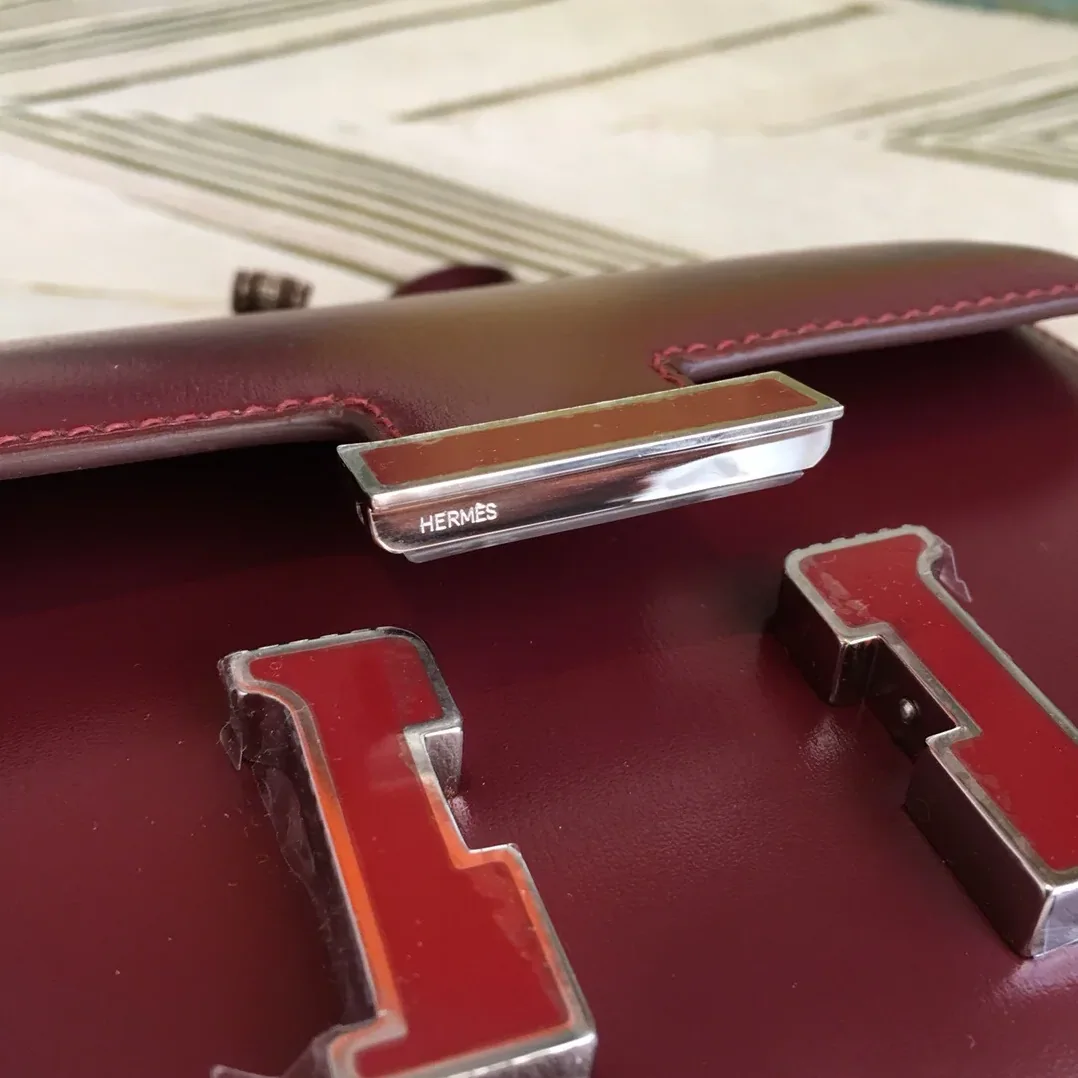 Hermes Constance 18 Crossbody Bag / Burgundy Swift Leather Silver Hardware