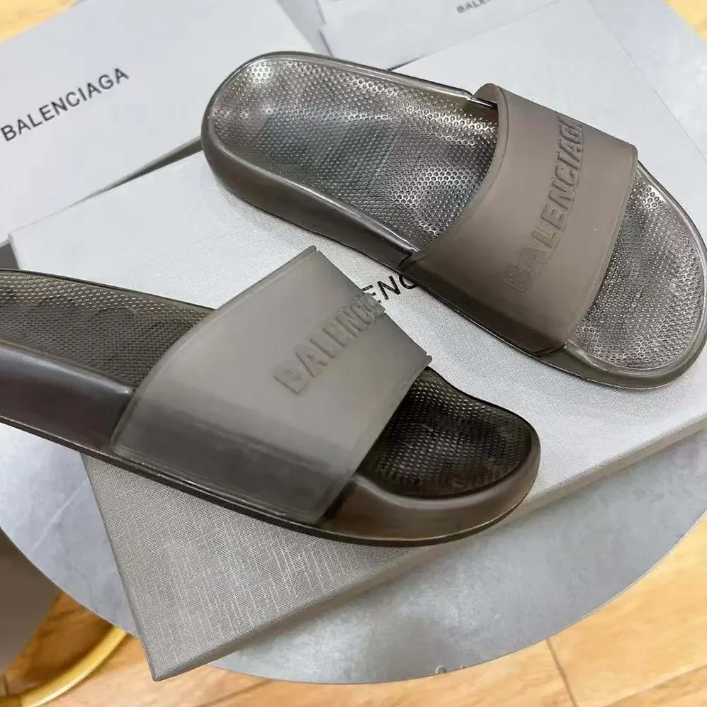 Balenciaga Pool Transparent Slide Sandal in Black Rubber for Unisex Balenciaga Pool Transparent Slide Sandal in Black Rubber for Unisex