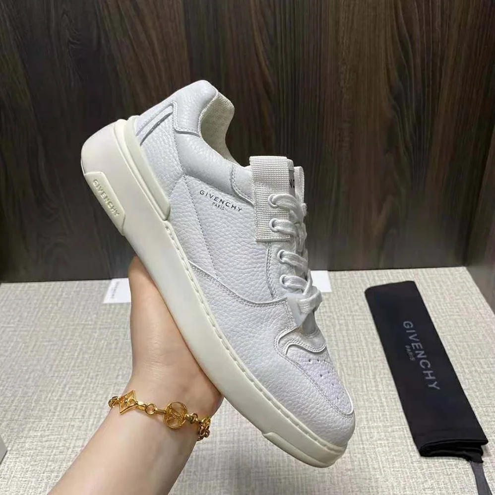 Givenchy Wing Low Sneakers in Leather for Men in White Givenchy Wing Low Sneakers in Leather for Men in White