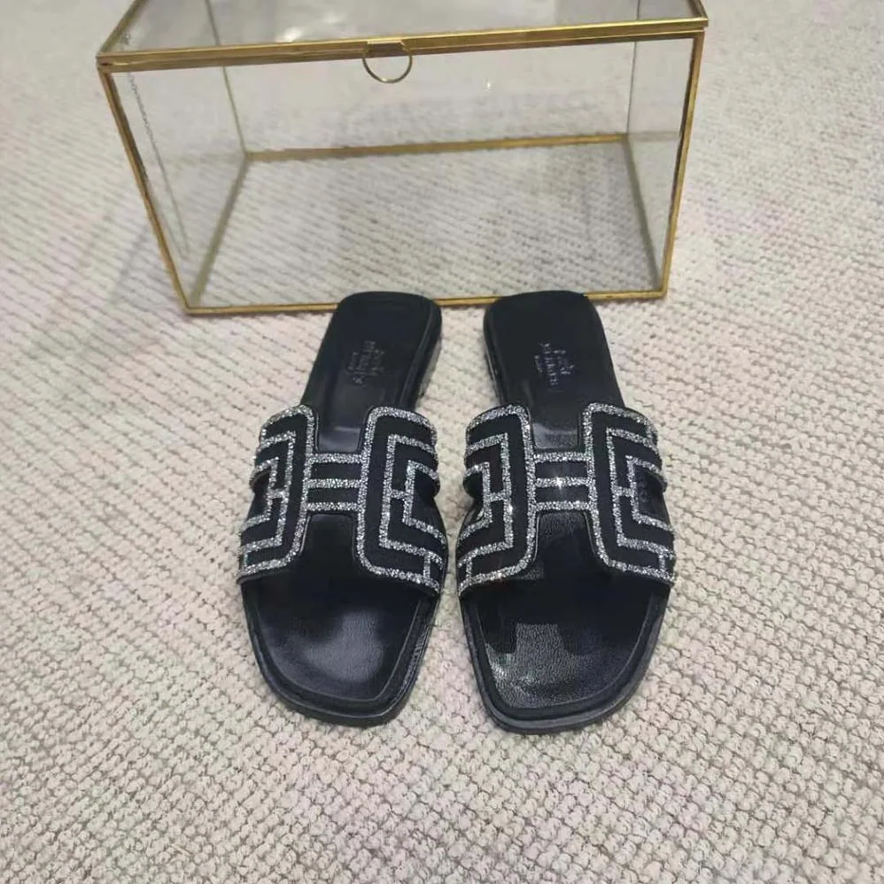 Hermes Oran Sandal in Suede Goatskin for Women in Black
