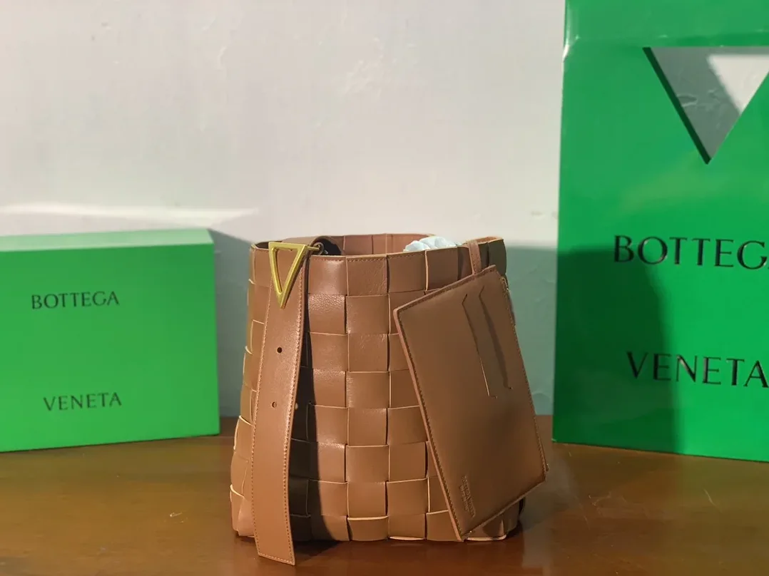 Bottega Veneta Shoulder Bag Nappa Brown