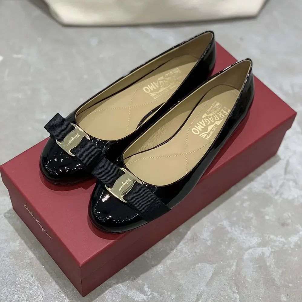 Salvatore Ferragamo Varina Ballet Flat for Women in Black Salvatore Ferragamo Varina Ballet Flat for Women in Black