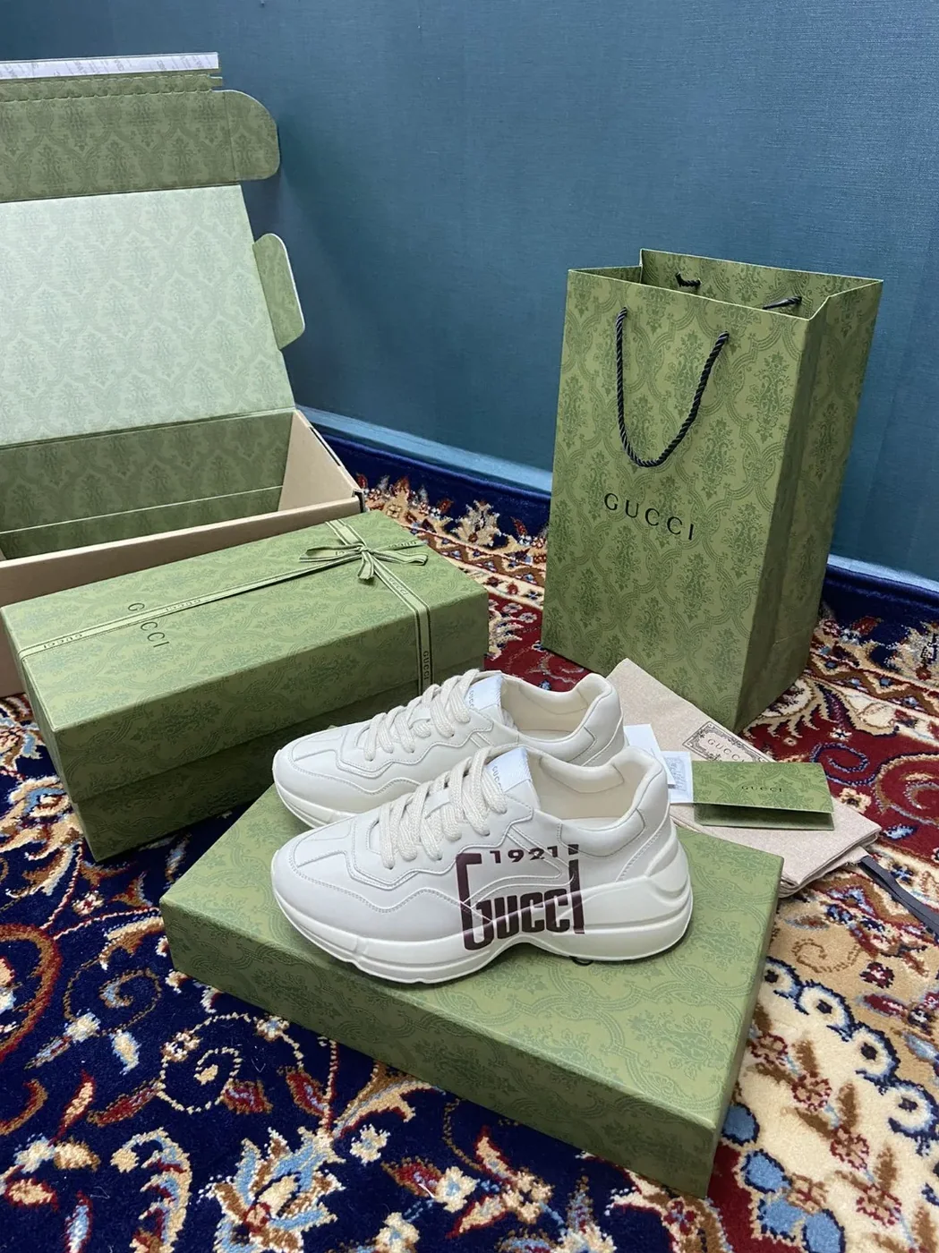 Gucci Rhyton Sneakers With Logo 1921 Gucci White Ivory for Men Gucci Rhyton Sneakers With Logo 1921 Gucci White Ivory for Men
