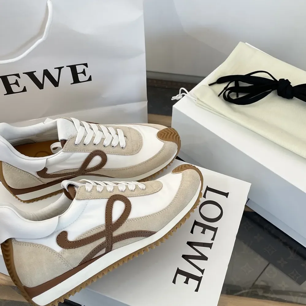 Loewe Flow Runner in Nylon and Suede for Unisex in Chocolate Loewe Flow Runner in Nylon and Suede for Unisex in Chocolate