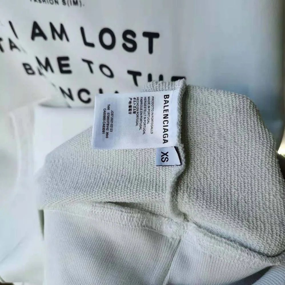 Balenciaga Hi My Name Is Boxy Hoodie in White and Black Medium Fleece for Women Balenciaga Hi My Name Is Boxy Hoodie in White and Black Medium Fleece for Women