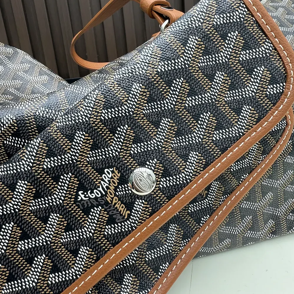 Goyard Saint Louis Gm Bag for Unisex in Tan Goyard Saint Louis Gm Bag for Unisex in Tan