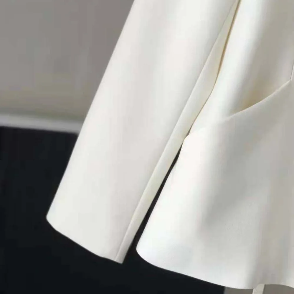 Dior 30 Montaigne Bar Jacket White Double for Women in Breasted Wool and Silk Dior 30 Montaigne Bar Jacket White Double for Women in Breasted Wool and Silk