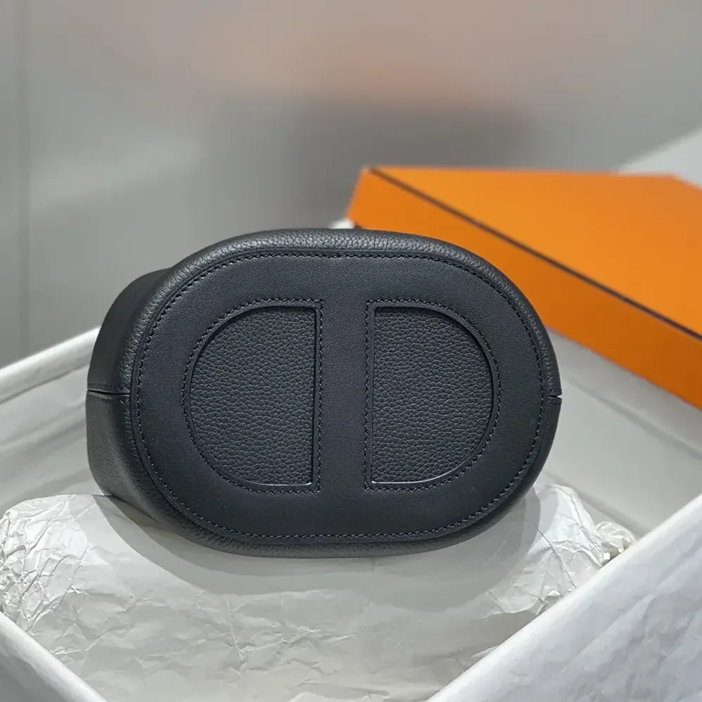 Hermes In the Loop 18 Handbag Clemence Leather for Women in Black/Silver Hermes In the Loop 18 Handbag Clemence Leather for Women in Black/Silver