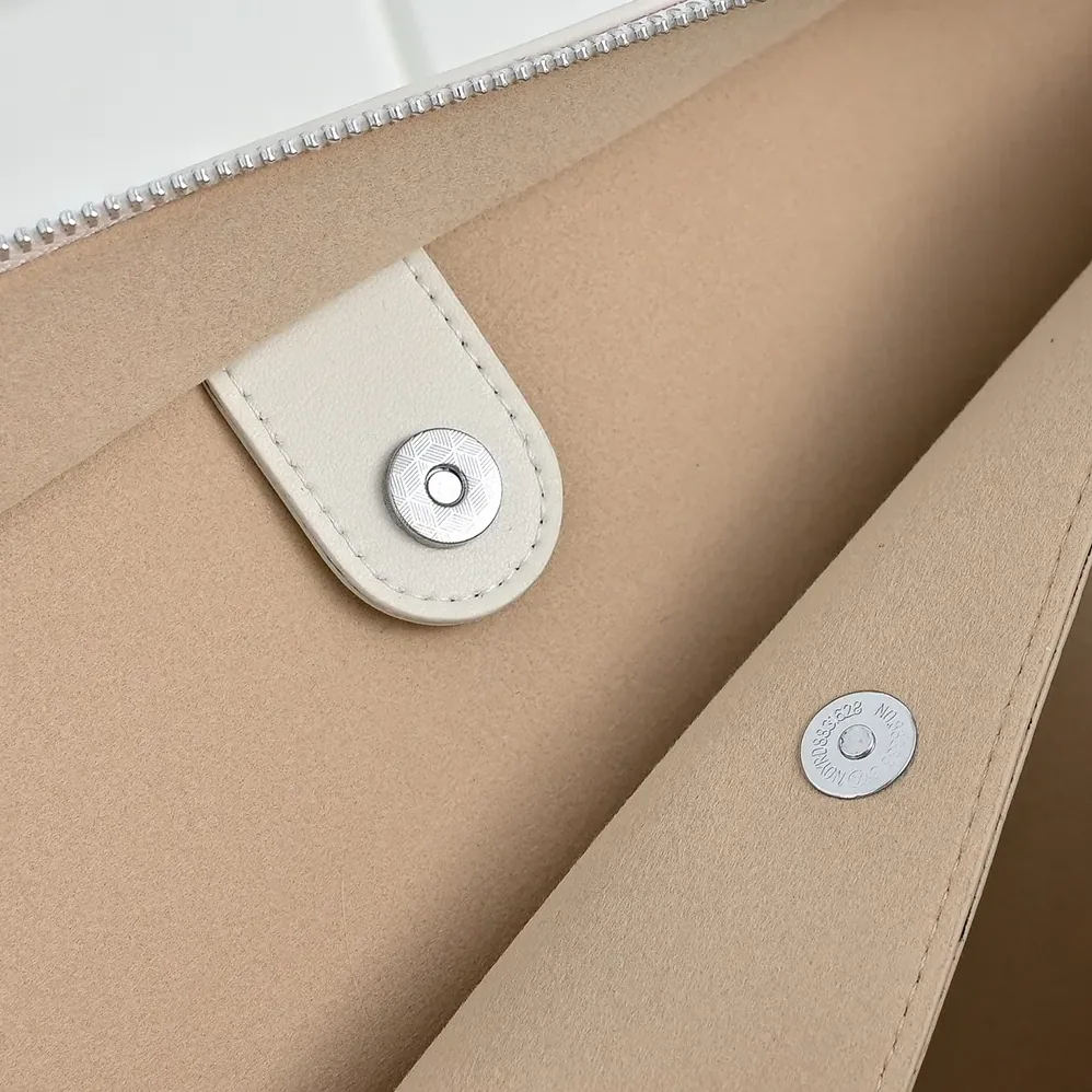 Loewe Large Amazona 180 Bag in Soft Calfskin for Women in White Loewe Large Amazona 180 Bag in Soft Calfskin for Women in White